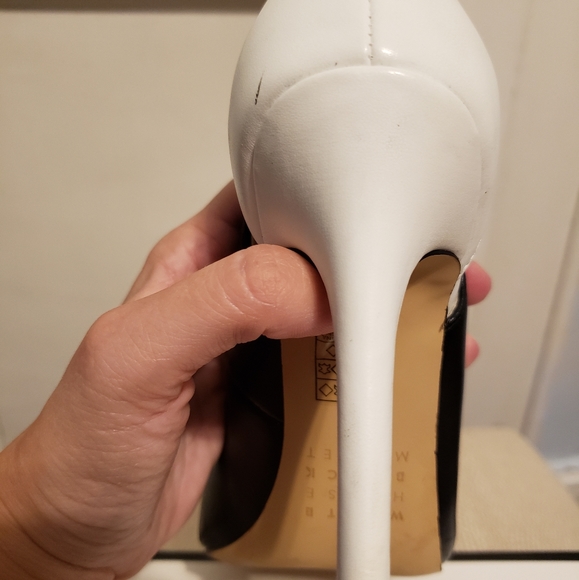 🖤🤍 WHBM Harper Cutout Heel Colorblock Pumps - Picture 6 of 12